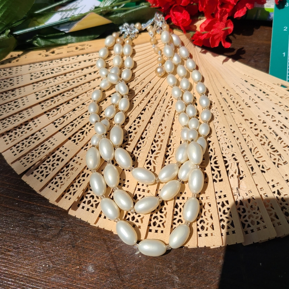 Vintage Cream Pearl Necklace